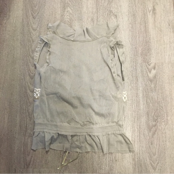 Off White Linen Gauze & Lace, Ruffle Top, With Buttons & Ribbon - Picture 3 of 3